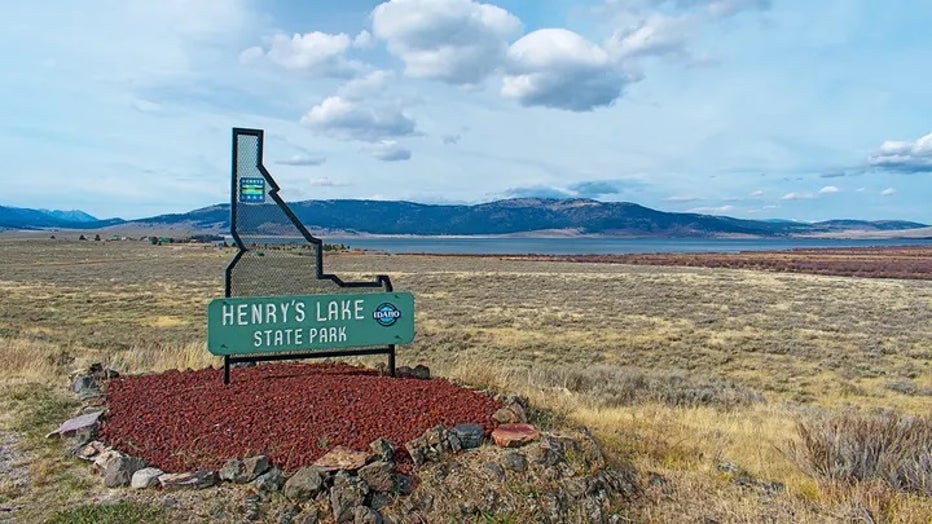 henrys-lake-state-park-sign.jpg