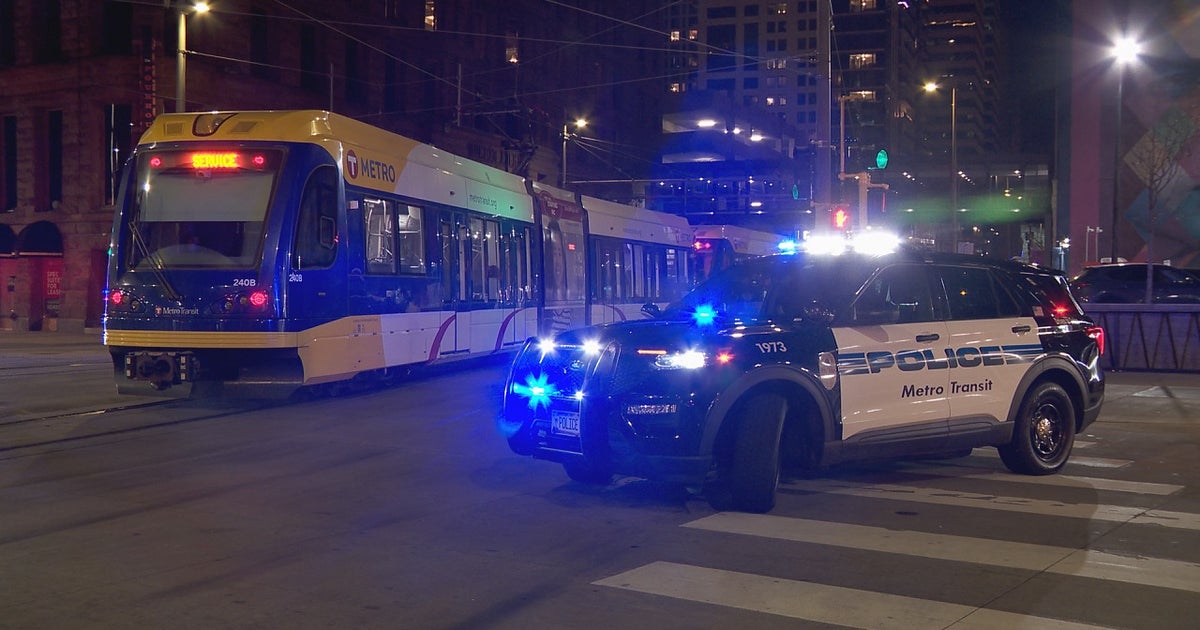 Metro Transit light rail derails in downtown Minneapolis | FOX 9 ...