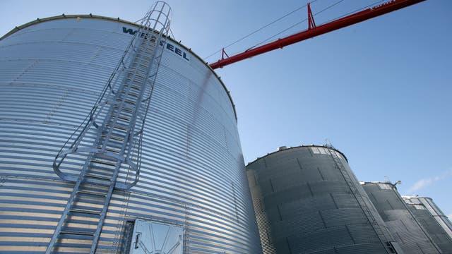 Man dies after being trapped inside grain bin in western Wisconsin