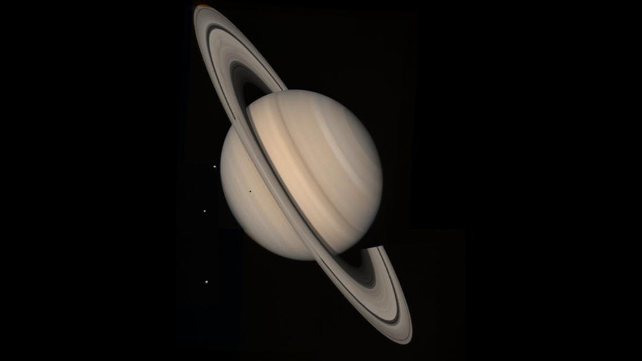 Hubble Views Saturn Ring-Plane Crossing | HubbleSite
