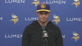 Vikings QB Nick Mullens gets emotional in postgame after season-ending loss