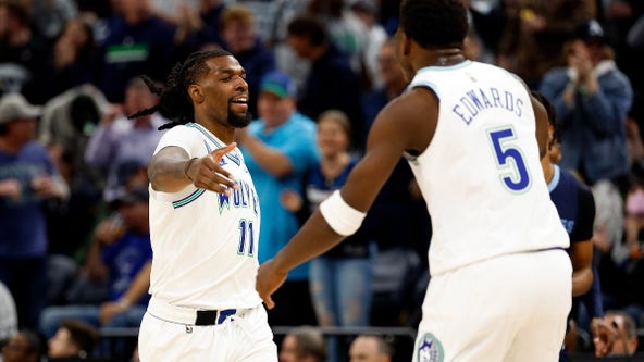 Anthony Edwards throws alley-oop dunk to himself in Timberwolves' 30th win