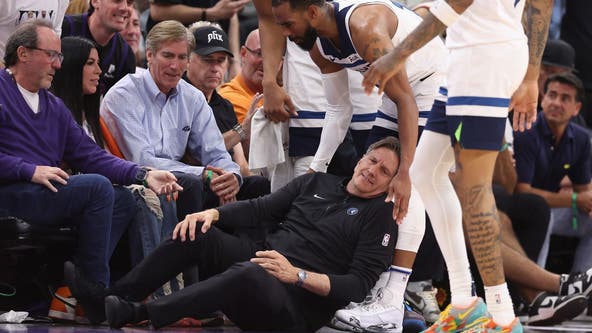 Timberwolves coach Chris Finch to have knee surgery Wednesday