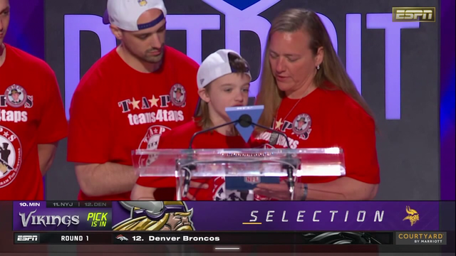 Blaine family announces Vikings first round pick at NFL Draft