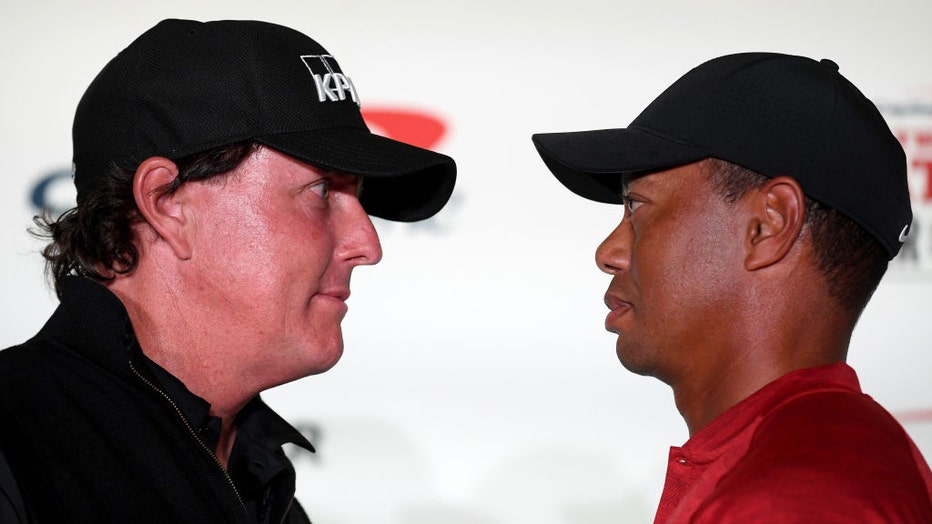 Tiger-and-Phil-Mickelson.jpg