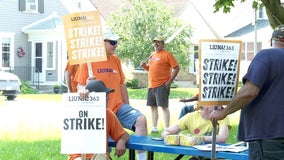 Minneapolis council members draft resolution to support striking park workers