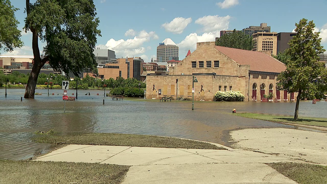Harriet Island flooding crews working, music festival still scheduled