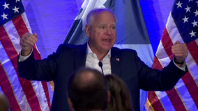 Gov. Walz offers Sweet Martha’s Cookies to DNC delegates for support