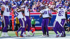 Sam Darnold shines, Vikings defense dominates in 28-6 Week 1 win at Giants