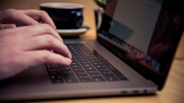Fake online reviews are now banned by the FTC: How to spot a fake