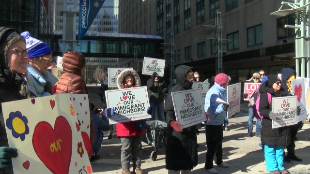 ICE agents arrest workers in parking lot, Rochester restaurant says