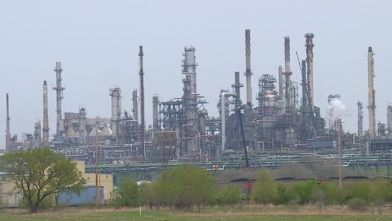 Highway 52 closed in Rosemount due to propane leak near Flint Hills Refinery