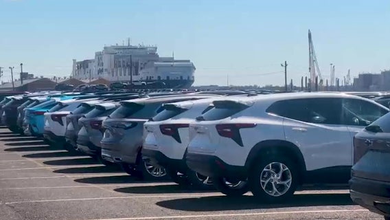 Auto tariffs loom, and so do higher car prices, experts say