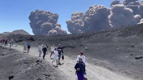 Italy’s Mt. Etna erupts causing massive ash cloud, sends tourists fleeing