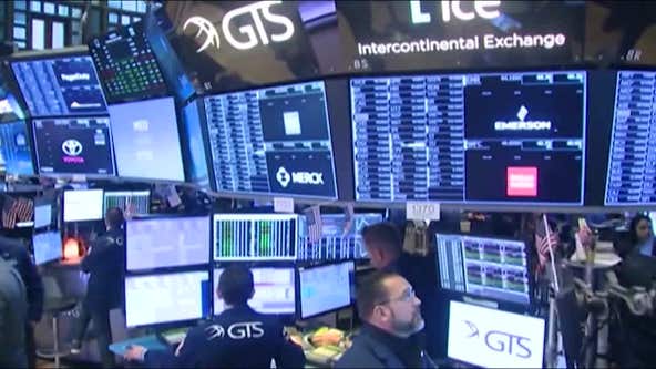 Financial advisor tells investors to weather the storm