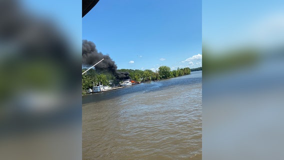 Boat explodes in Prescott, WI, ejecting some passengers into river