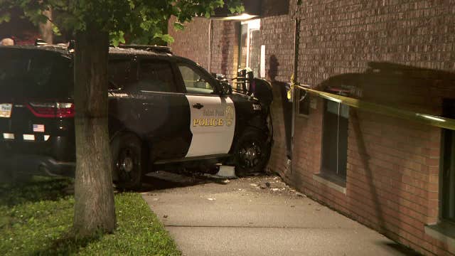 St. Paul officer injured after crashing squad car into apartment building