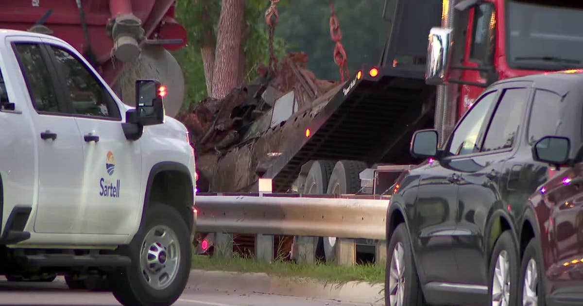 Human remains recovered in 1960s car pulled from Mississippi River in ...