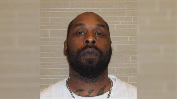 St. Cloud police search for stabbing suspect, woman in critical condition