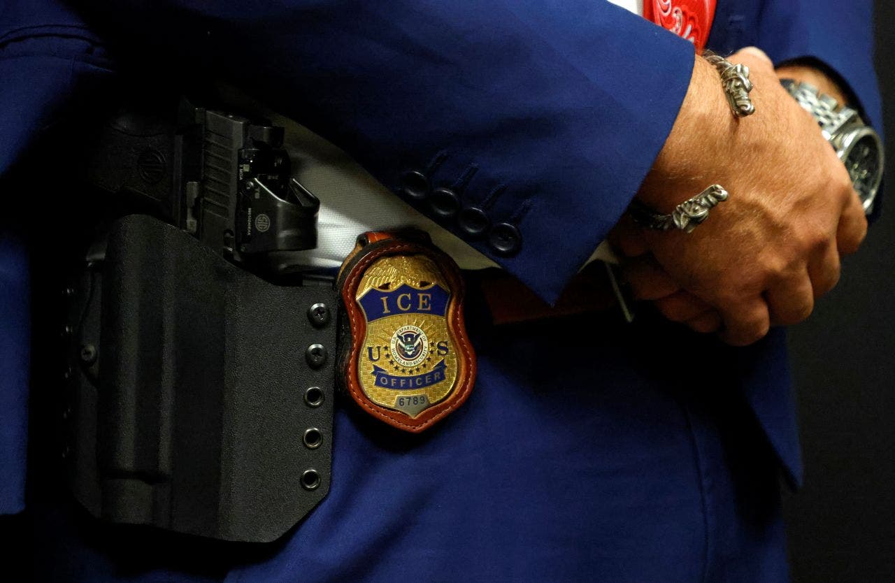 Des Moines schools superintendent detained by ICE