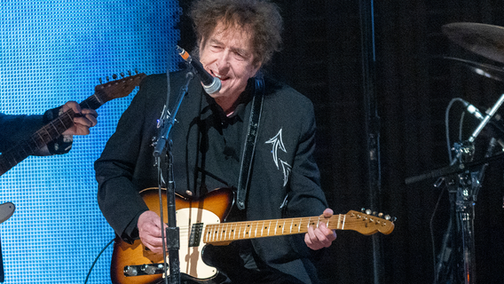 Bob Dylan added to Farm Aid 40 lineup in Minneapolis