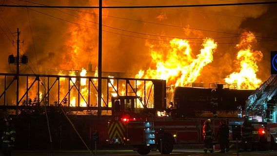 Northeast Minneapolis fire burns commercial buildings on Central Avenue