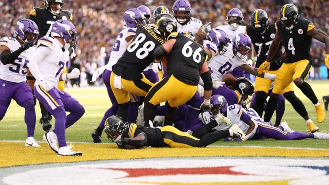 Vikings' 4th quarter comeback falls short in 24-21 loss to Steelers in Ireland