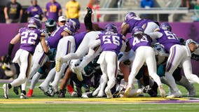 Vikings try bizarre formation against Eagles’ tush push