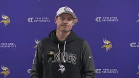 Kevin O’Connell defends Carson Wentz playing through shoulder injury