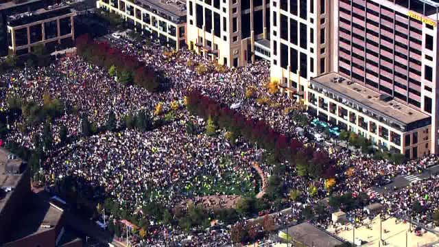 'No Kings' rally brings 100K protesters to Minneapolis