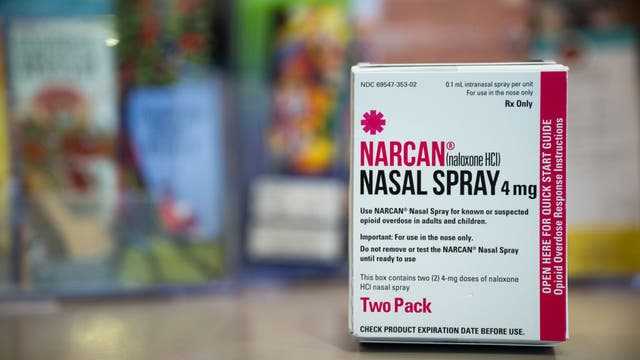Edina High School students can carry, administer Narcan under new policy