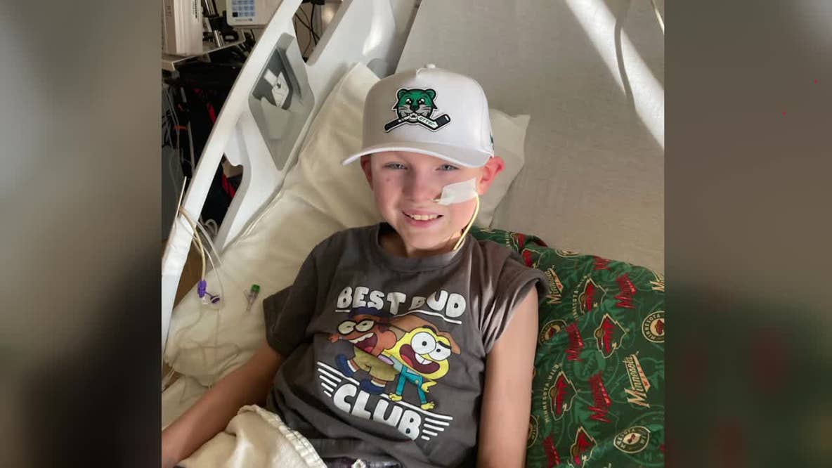 Minnesota Wild honors 10-year-old boy who died of leukemia