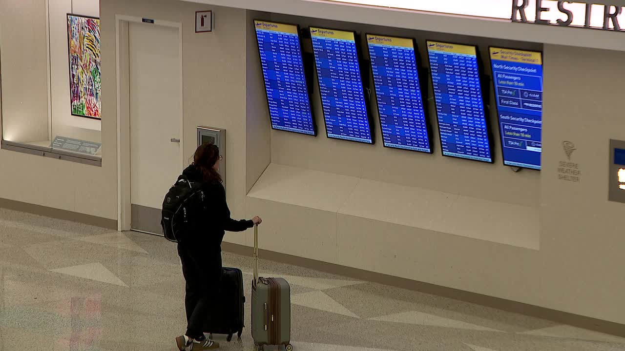 Flight disruptions likely to linger through Thanksgiving, experts say