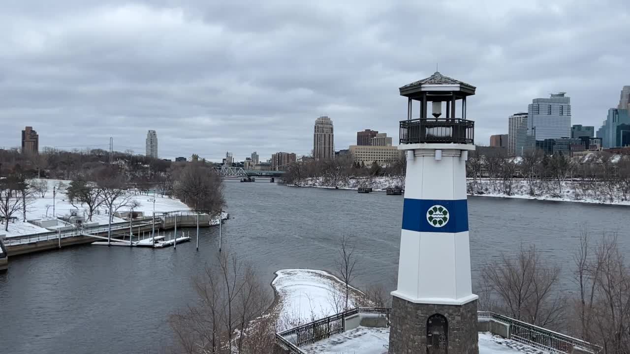 Minneapolis ghost towns: Sudden cold snap clears crowds