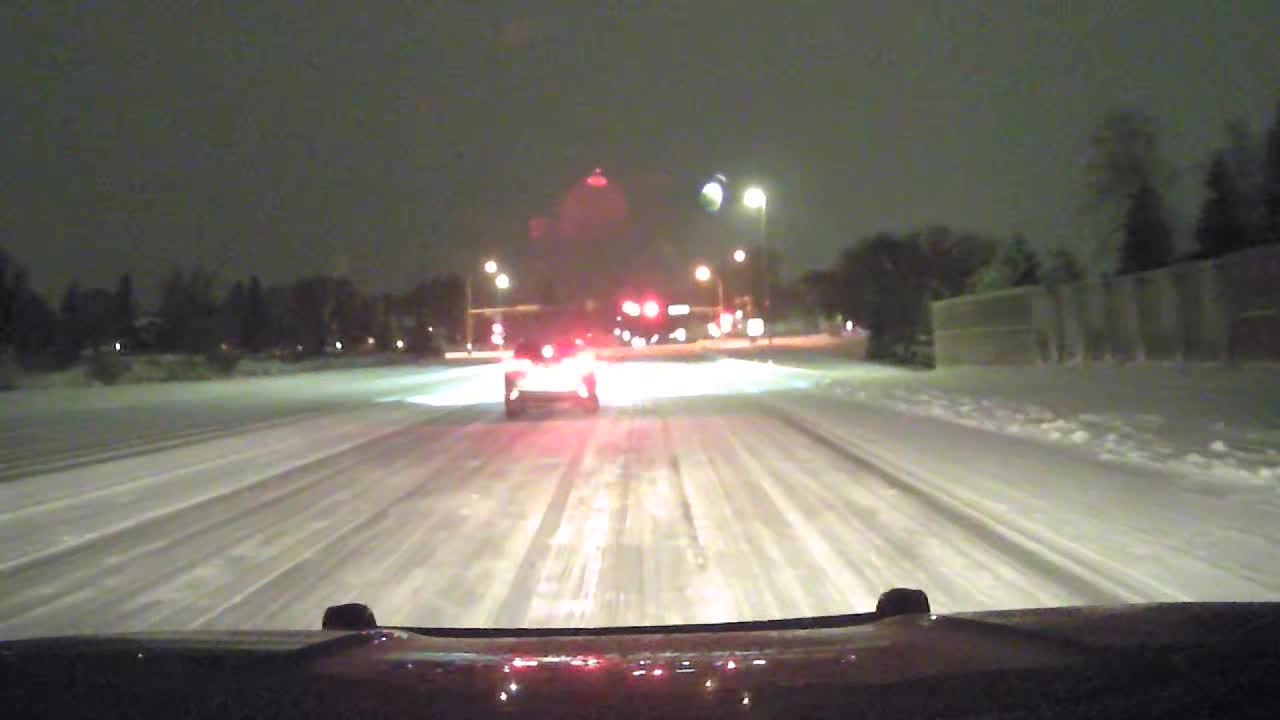 LIVE UPDATES: Minnesota snowstorm causing slippery roads; some schools closed