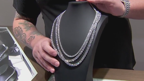 Prior Lake custom jewelry store helps 'Jets' fly