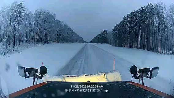 Minnesota snowstorm causing slippery roads; some schools closed