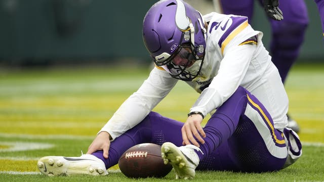 Vikings have disastrous second half in 23-6 loss to Packers