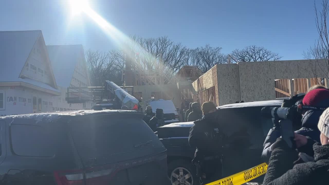 Chanhassen ICE raid: Crowd forms as agents carry out arrests