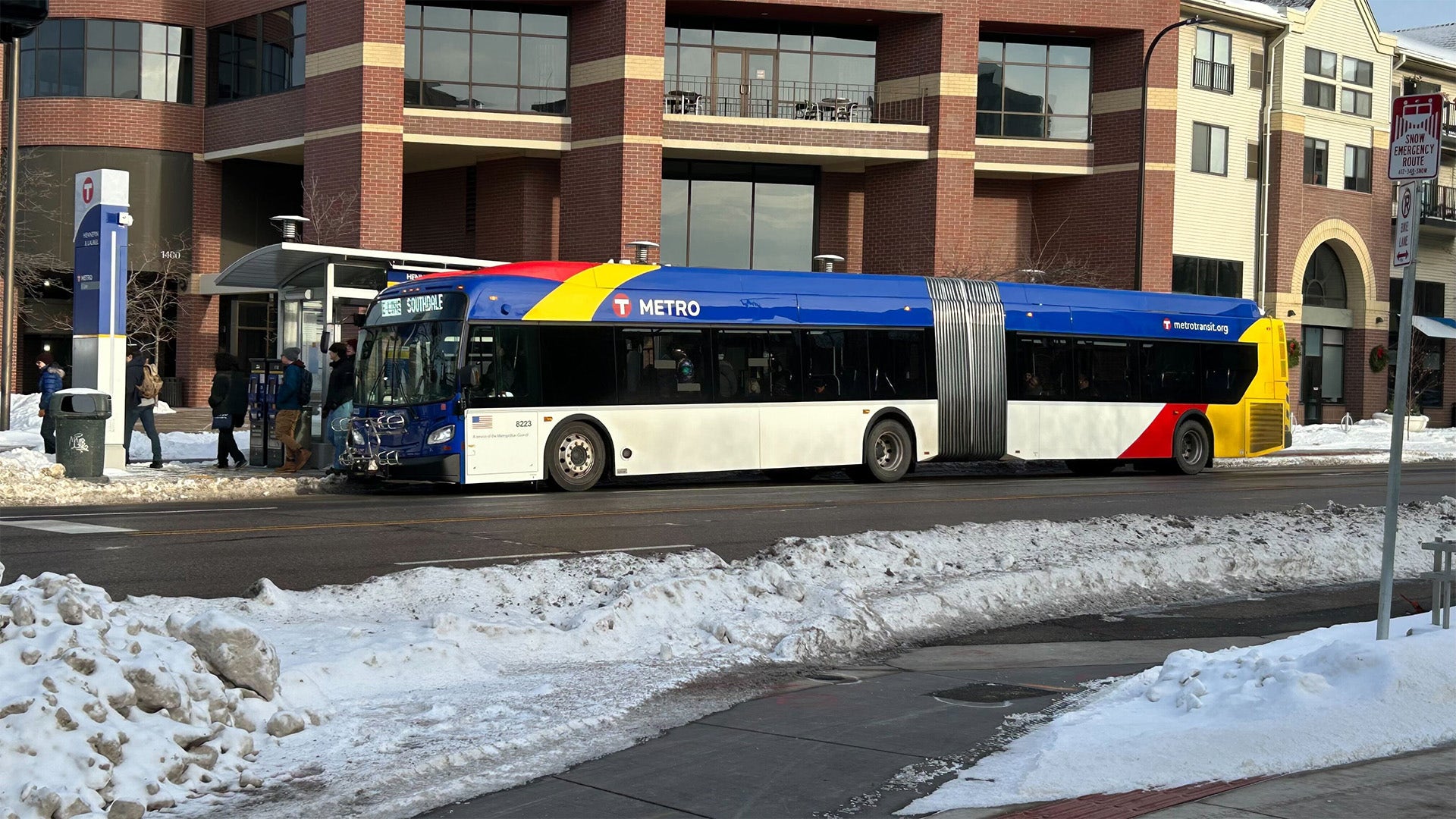 Metro E Line opens in Minneapolis
