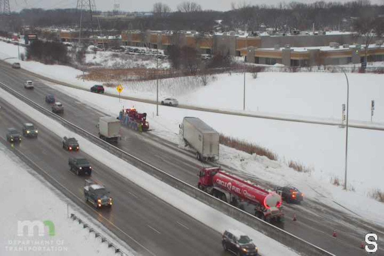 Minnesota weather: Messy commute as plows work to clear roads