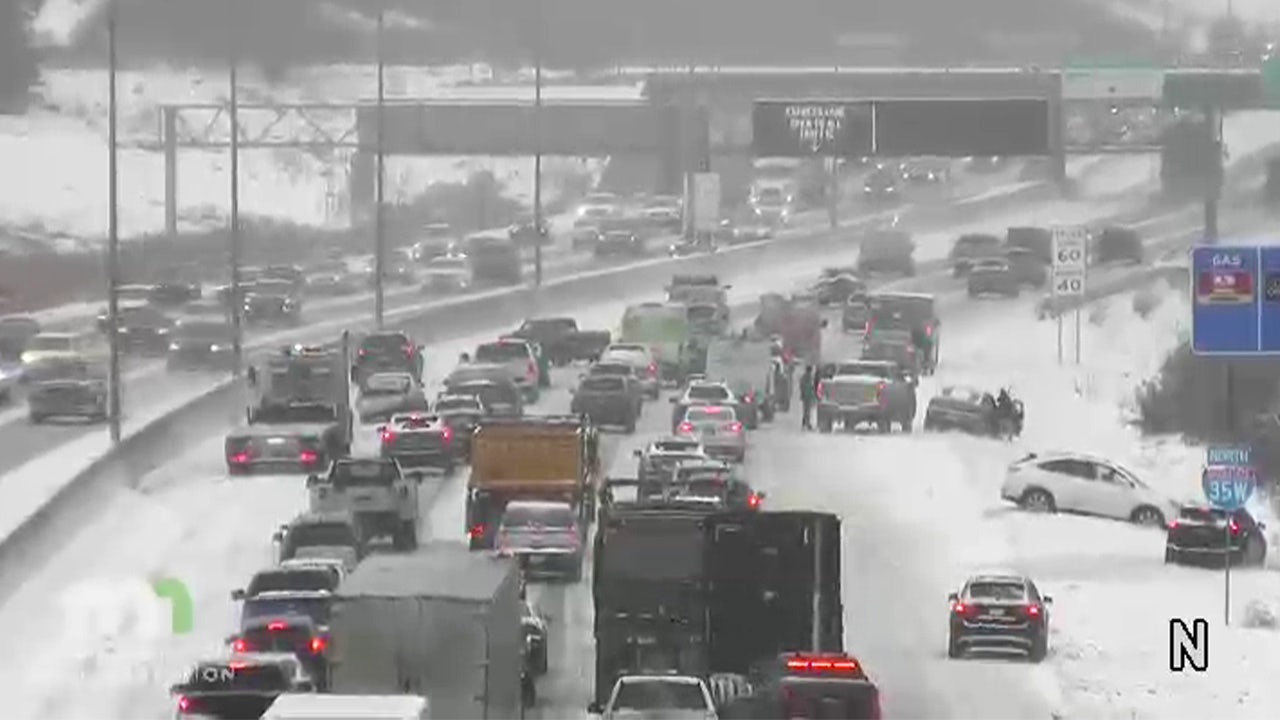 LIVE UPDATES: Slick spots on Minnesota roads as light snow falls