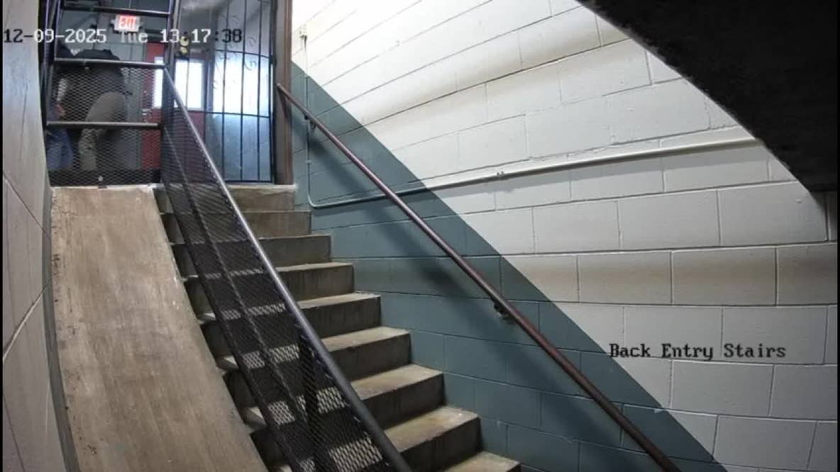 Gov. Walz addresses US citizens detained by ICE; calls operations 'chaotic'