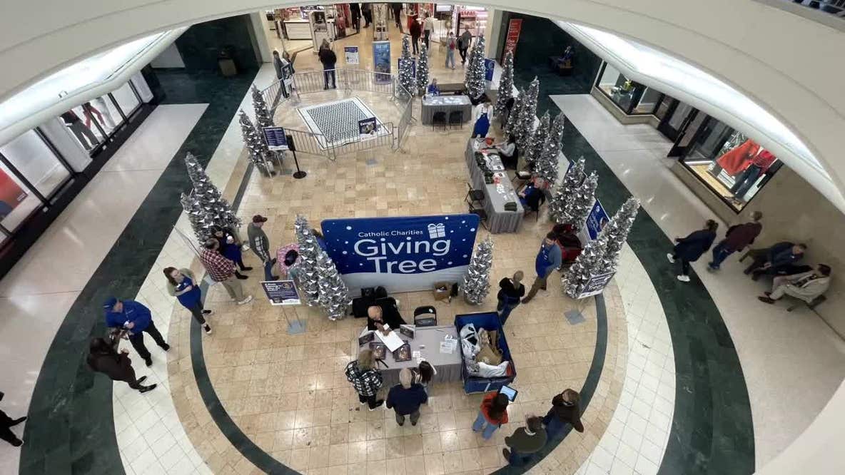 Giving Tree happening this weekend at Mall of Amierica to help struggling families