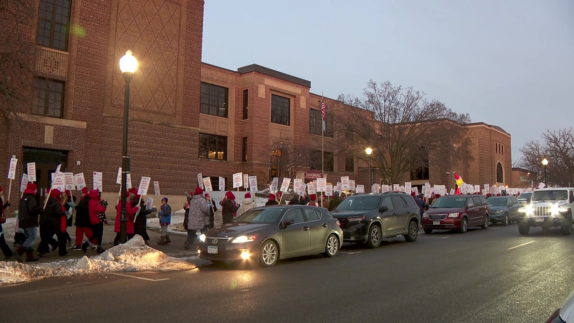 Anoka-Hennepin teacher contract negotiations resume over holidays