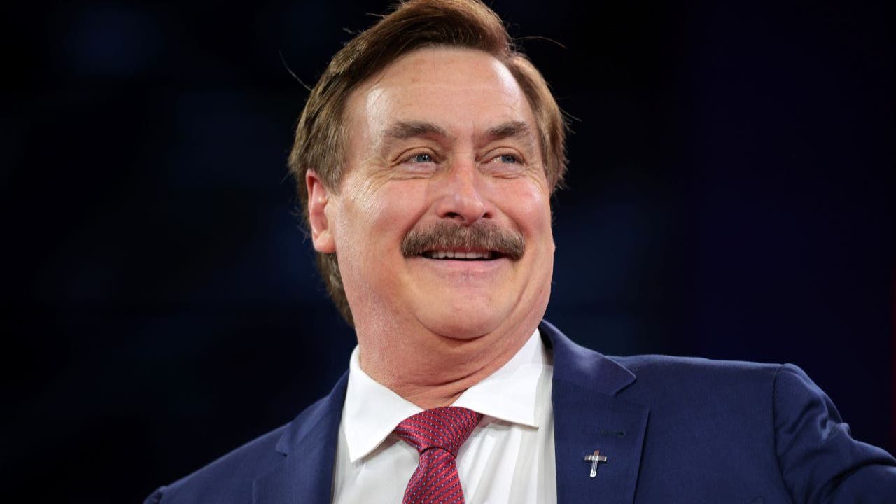 Mike Lindell officially announces run for MN governor