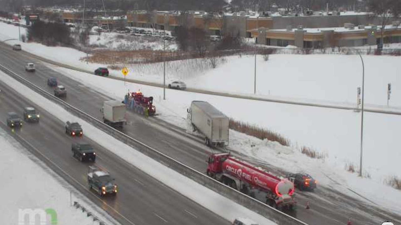 Minnesota weather: Messy commute as plows work to clear roads
