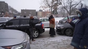 ICE agents pepper spray crowd after allegedly detaining U.S. citizen in Minneapolis