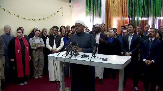 Religious leaders show support for Somali community
