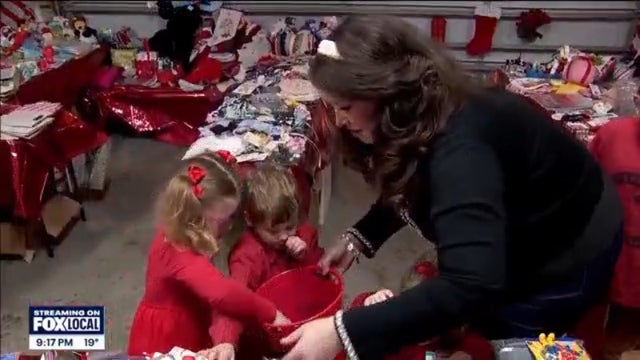 Cottage Grove mother creates pop-up shop for free stocking stuffers in garage